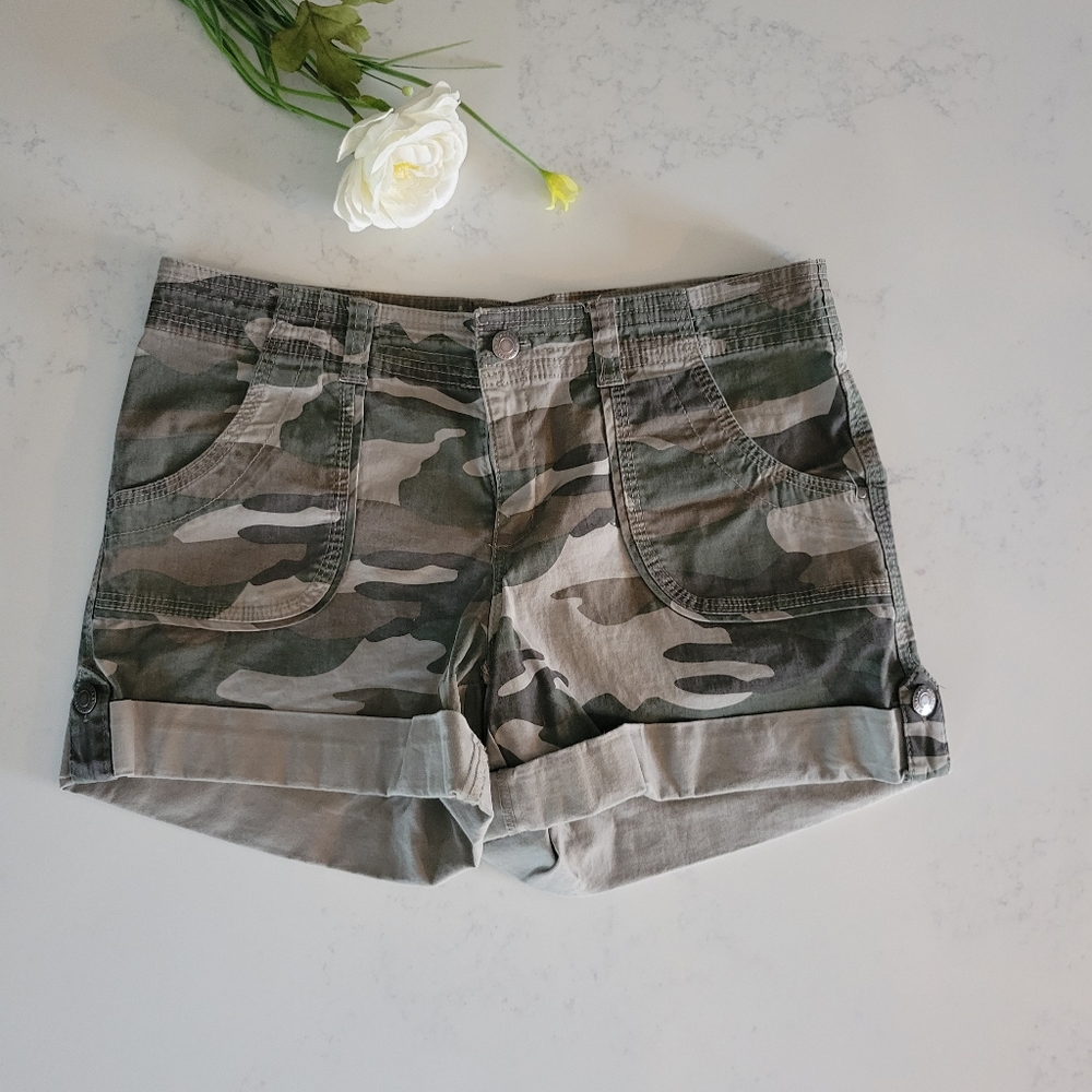 Magellan Camo Shorts, Size 4, Like New Condition!